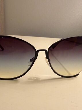 Quay Australia Black Frame Sunglasses with Purple-to-Cream Gradient Lenses